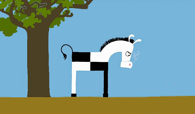 Filmstill Zebra, ein Zebra steht neben einem Baum und ist kariert in schwarz und weiß