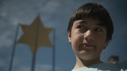 Filmstandbild David vor Davidstern